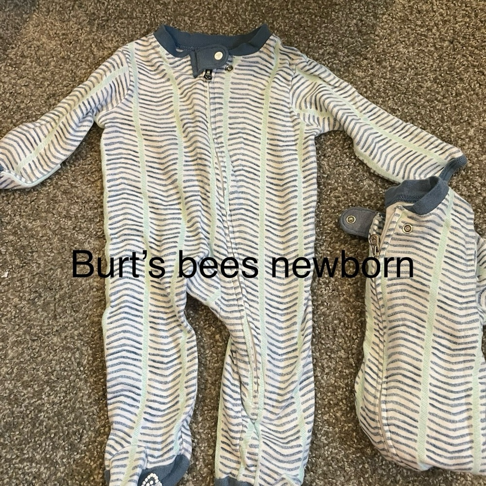 Burt's Bees Blue and Cream Newborn Onesie Set